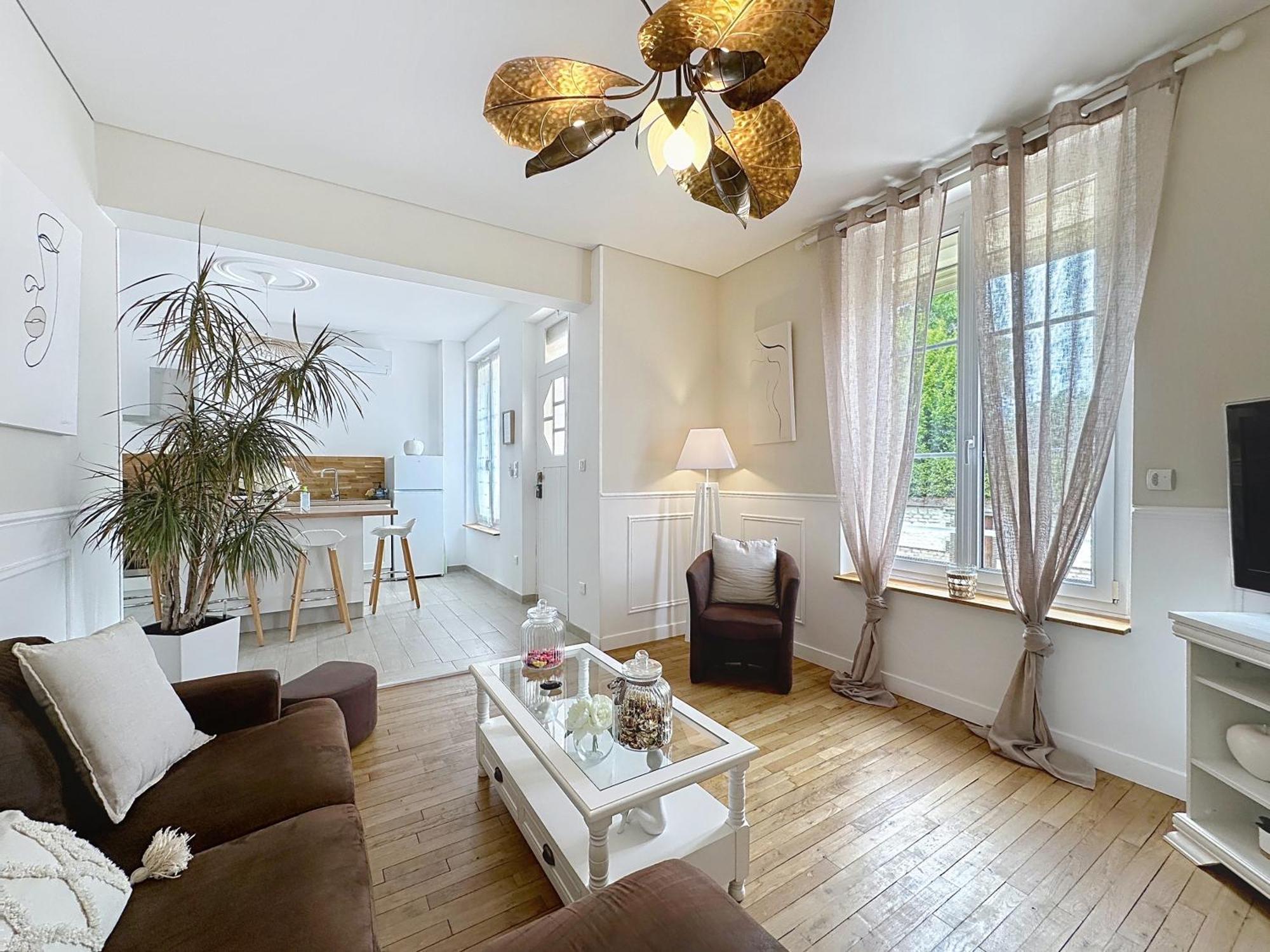 Charmante Maison 2 Chambres Avec Cour Et Jardin Sainte-Savine Extérieur photo