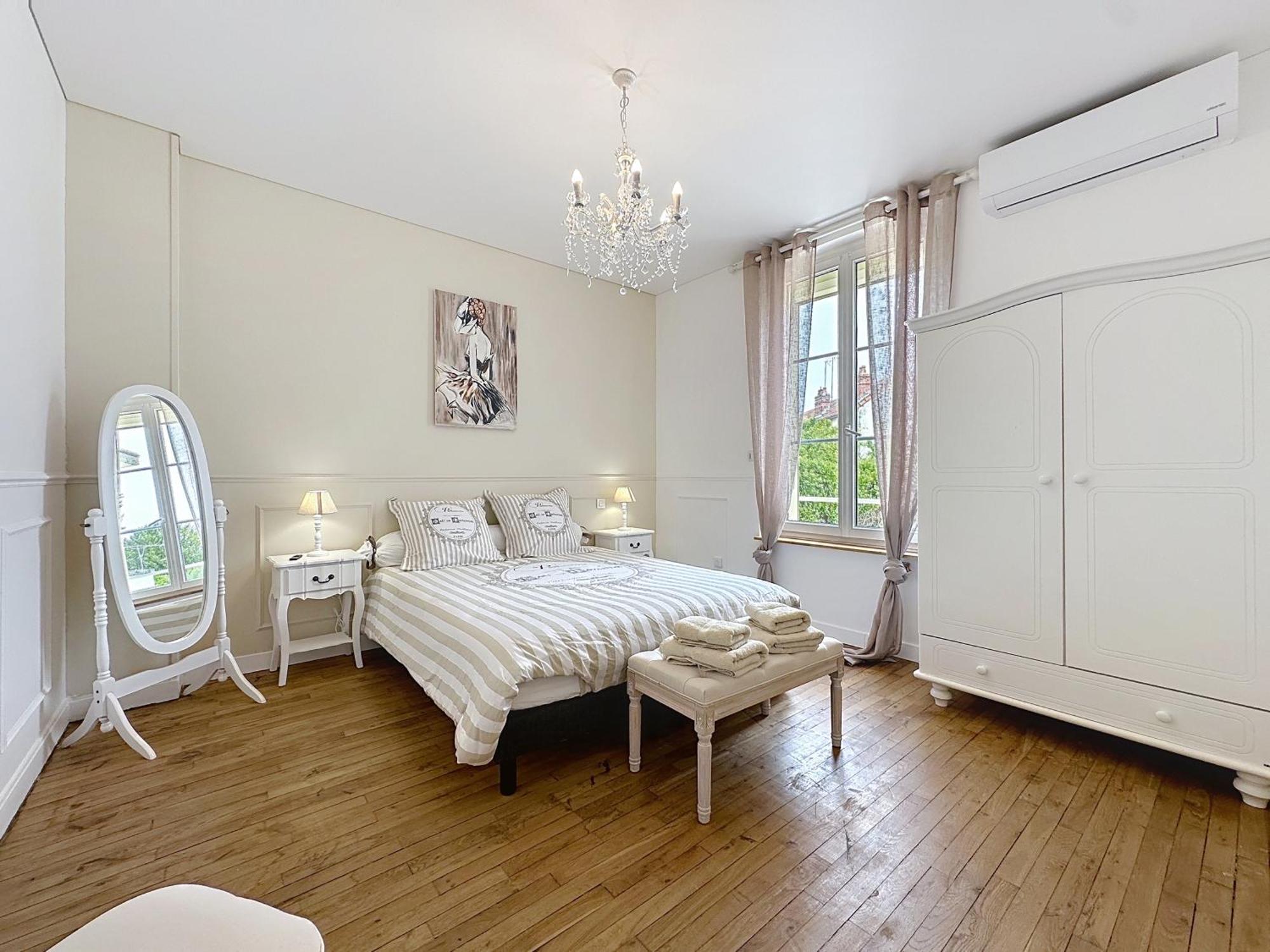 Charmante Maison 2 Chambres Avec Cour Et Jardin Sainte-Savine Extérieur photo